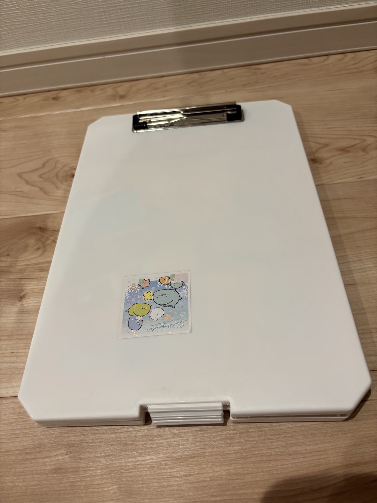 機内で使いやすかったケース付きクリップボードと子どもの暇つぶしグッズ