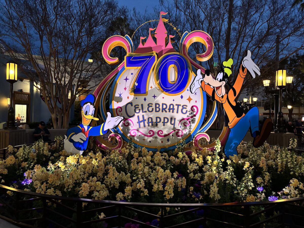 Disney California Adventure 70周年 ドナルド モニュメント フォトスポット