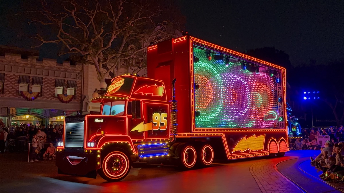 Disneyland 70周年 Paint the Night ナイトパレード