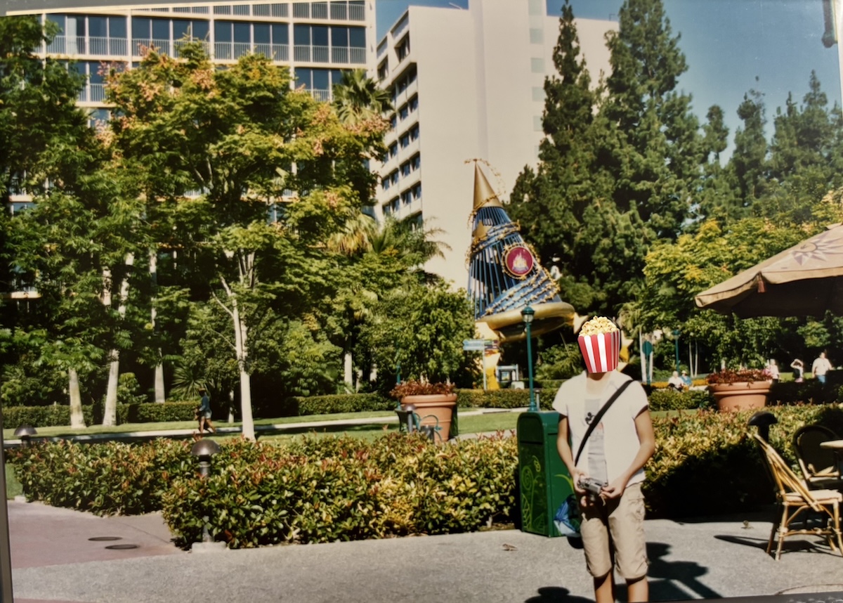 Disneyland Hotel 50周年 ソーサラーズ・ハット 記念写真