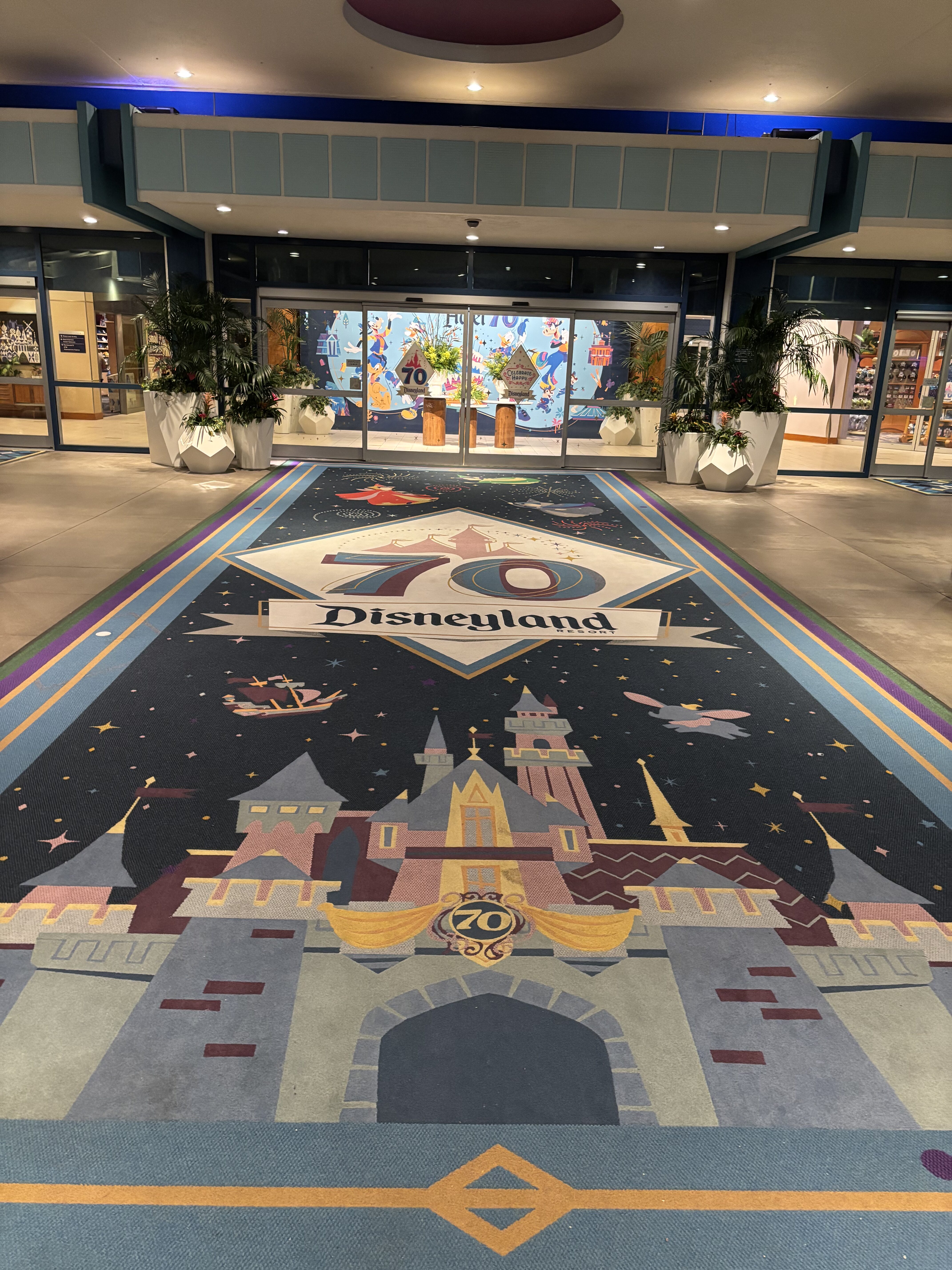 ディズニーランドホテル ファンタジータワー 70周年デザインのマット