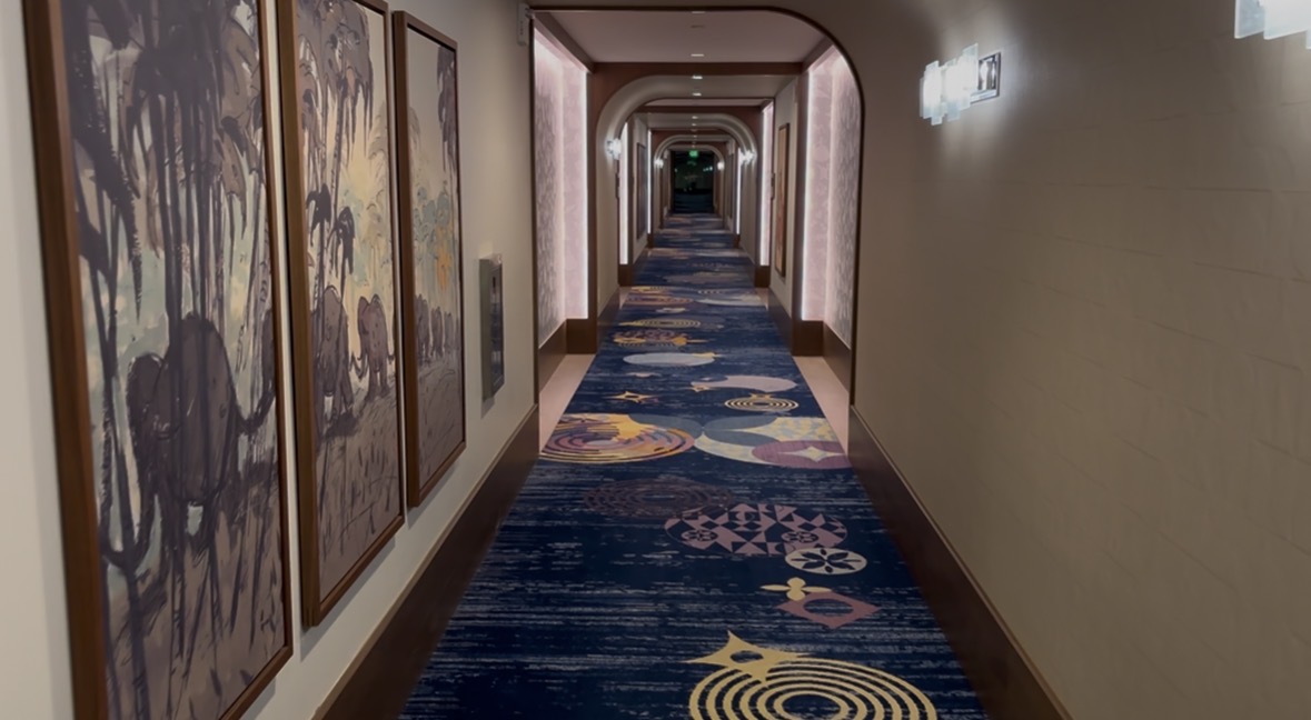 ディズニーランドホテル ヴィラ棟 廊下のアート装飾