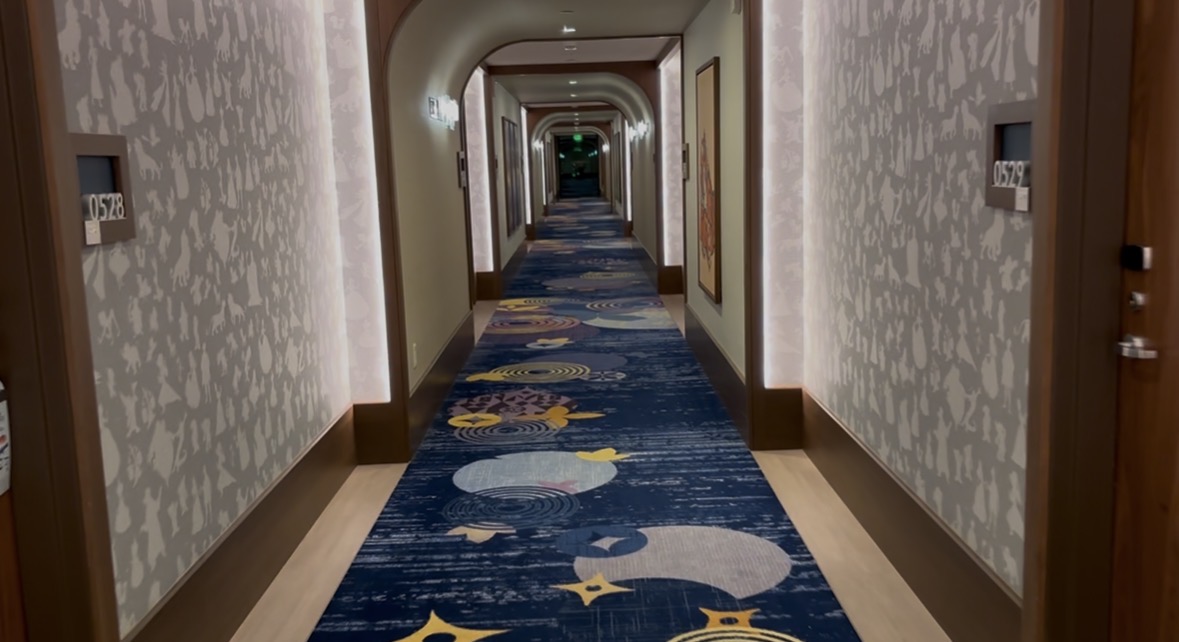 ディズニーランドホテル ヴィラ棟 キャラクターシルエットの壁紙