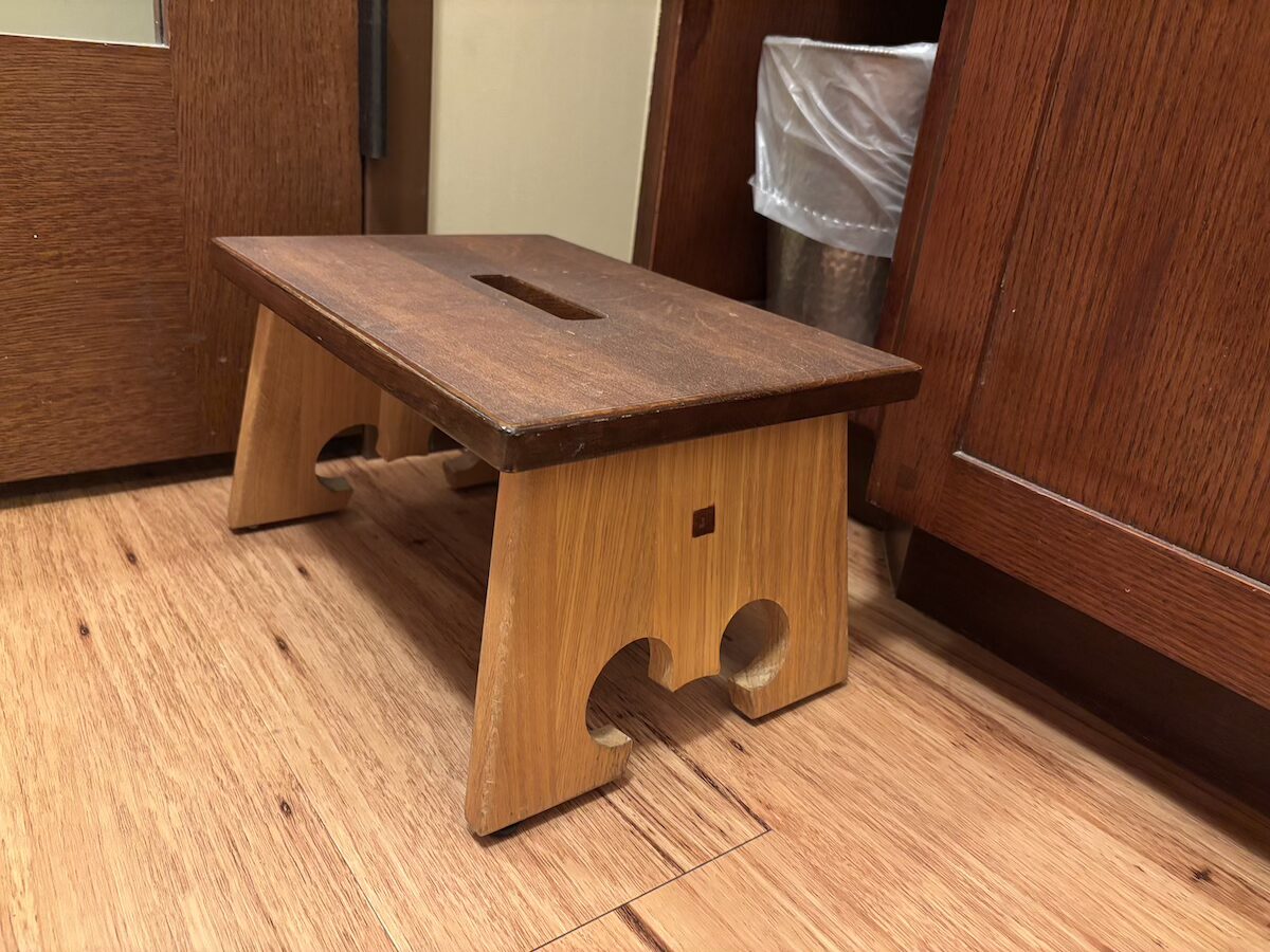 グランドカリフォルニアンホテル 洗面所 子供用踏み台