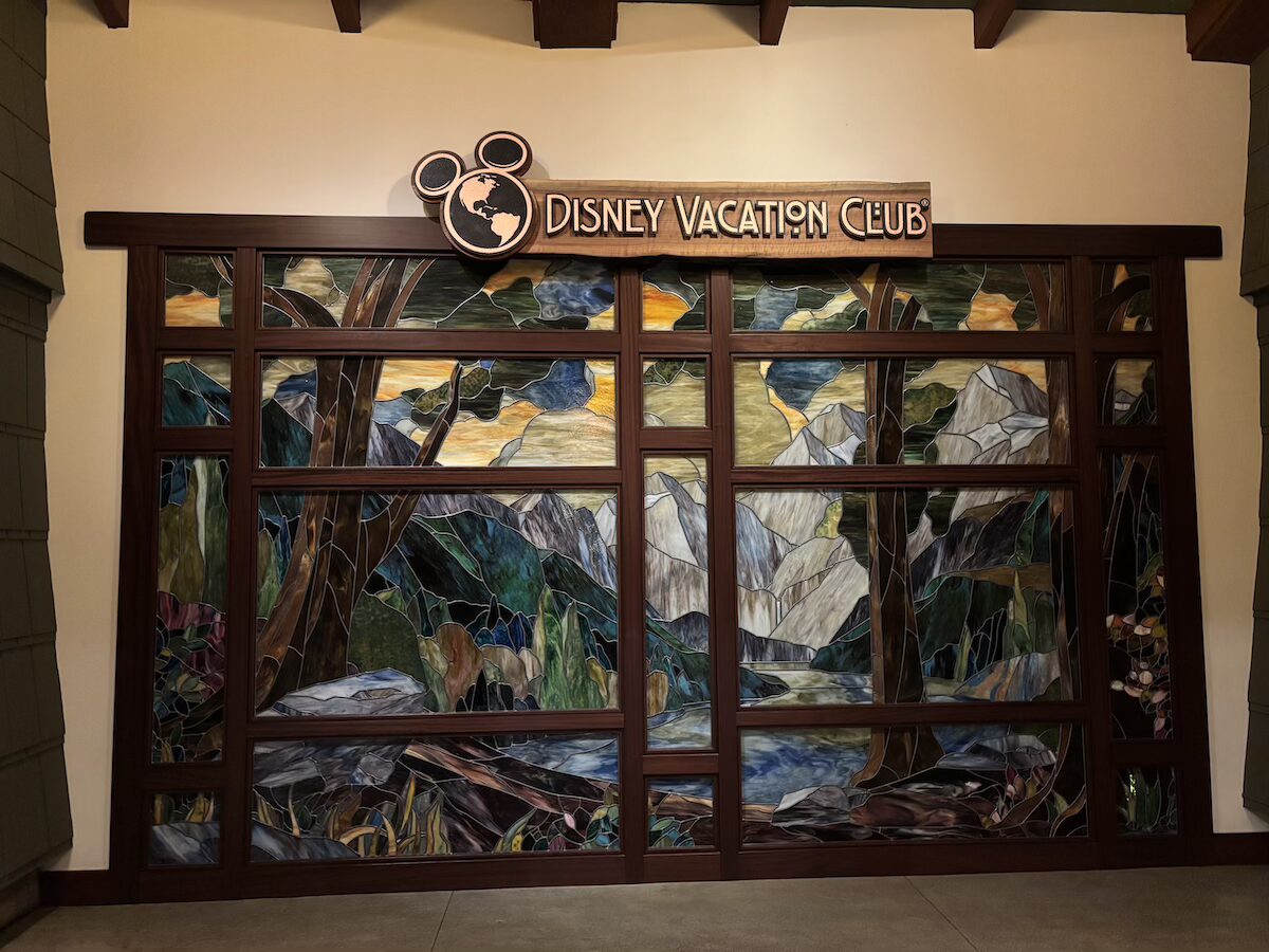 グランドカリフォルニアンホテル DVCエリアのカリフォルニア壁画