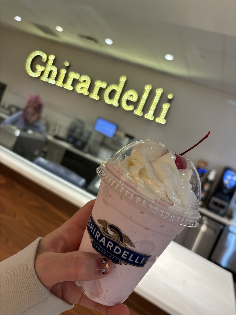 サンタモニカのギラデリチョコレートで注文したスムージー
